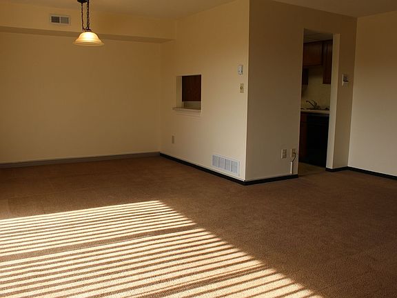 5th image of 516-520 Rebecca Ave #520F