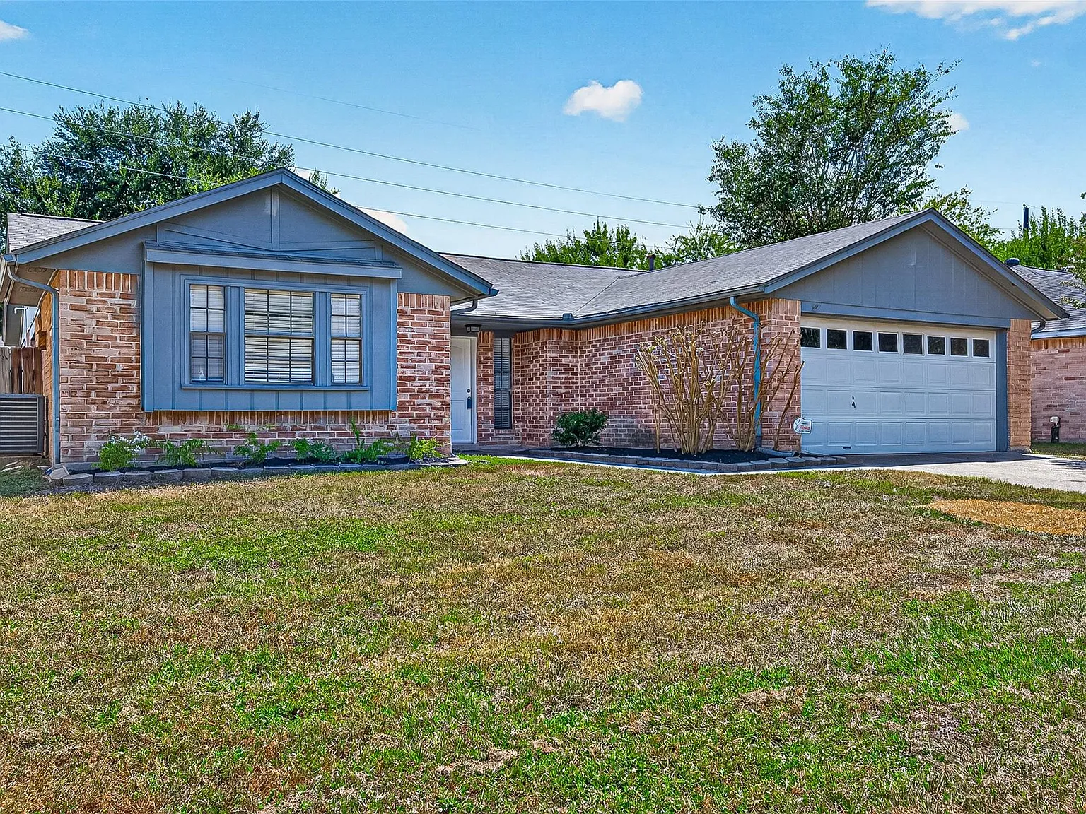 3 bed, 2.0 bath, 1466 sqft, $1,895 — Photo 1