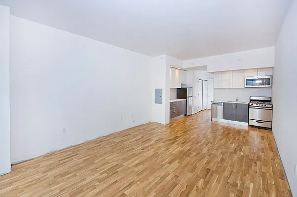 Rented by Astoria Realty | media 3