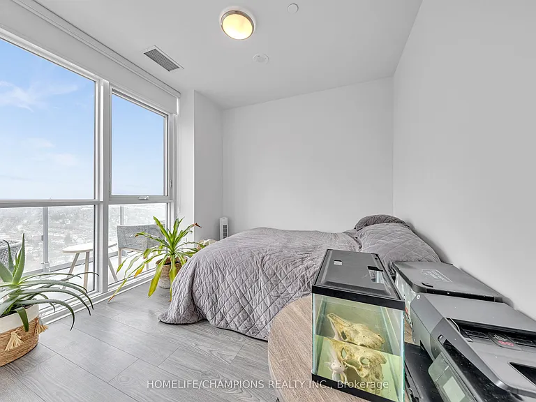 225 Village Green Sq #Penthouse 08 — Photo 12