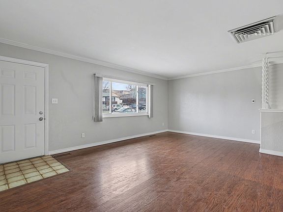 2nd image of 405 Elmwood Dr