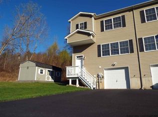 8 Rock Maple Rd, Saugerties, NY 12477