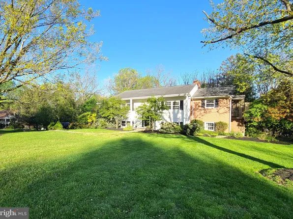 2403 Ravenview Rd, Lutherville Timonium, MD 21093