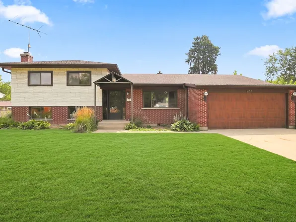 935 Anderson Ter, Des Plaines, IL 60016