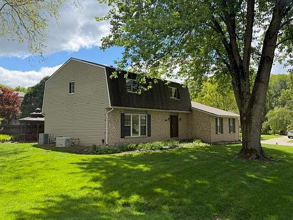 2nd image of 1806 Stonewall Dr