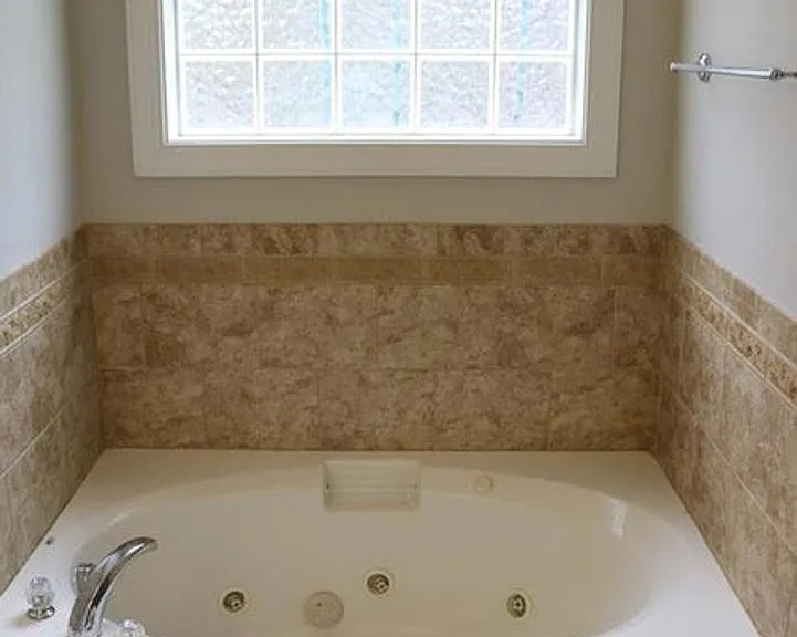 806 Leslie Ct — Photo 6