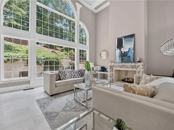 8190 Royal Troon Dr, Duluth, GA 30097