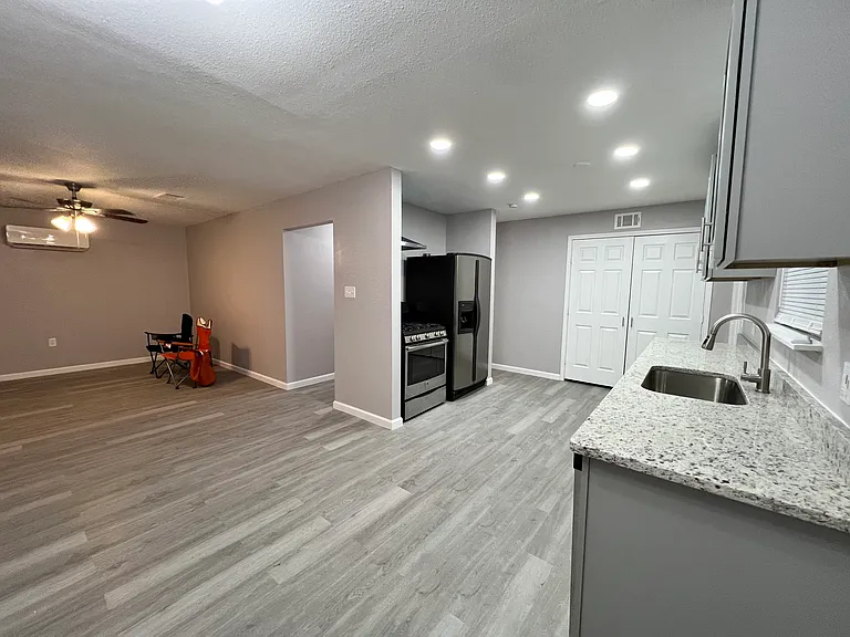 4330 Redstone Dr — Photo 5