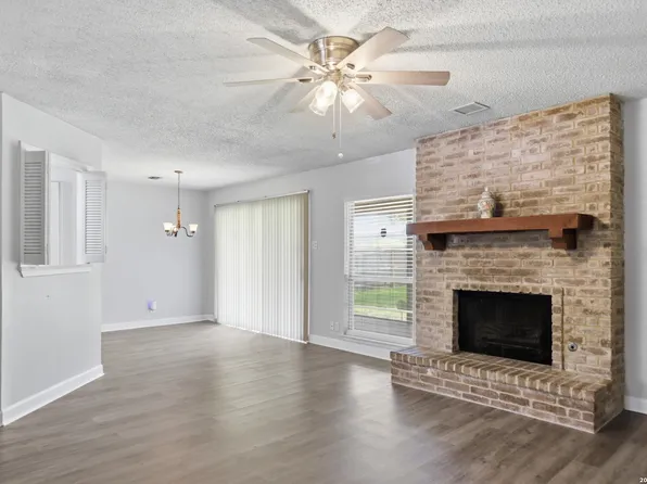 1039 S Ellison Dr, San Antonio, TX 78245