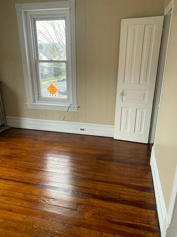 3 bed, 1.0 bath, 900 sqft, $1,700 — Photo 4