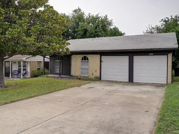 8407 Wyatt Dr, White Settlement, TX 76108