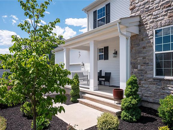 2nd image of 640 Rinaldi Ln
