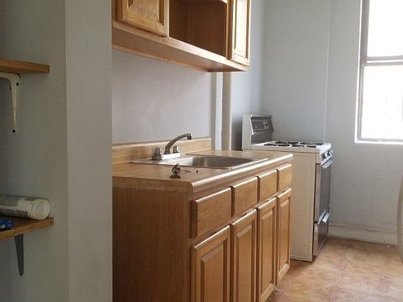 4th image of 275 Ocean Ave APT 19