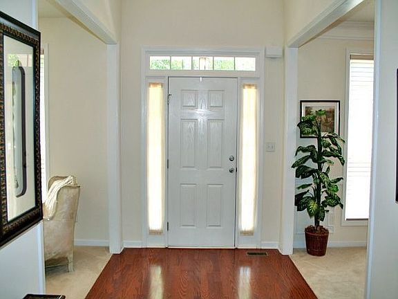 Beatuiful 2-Story Foyer with Hardwood Floors