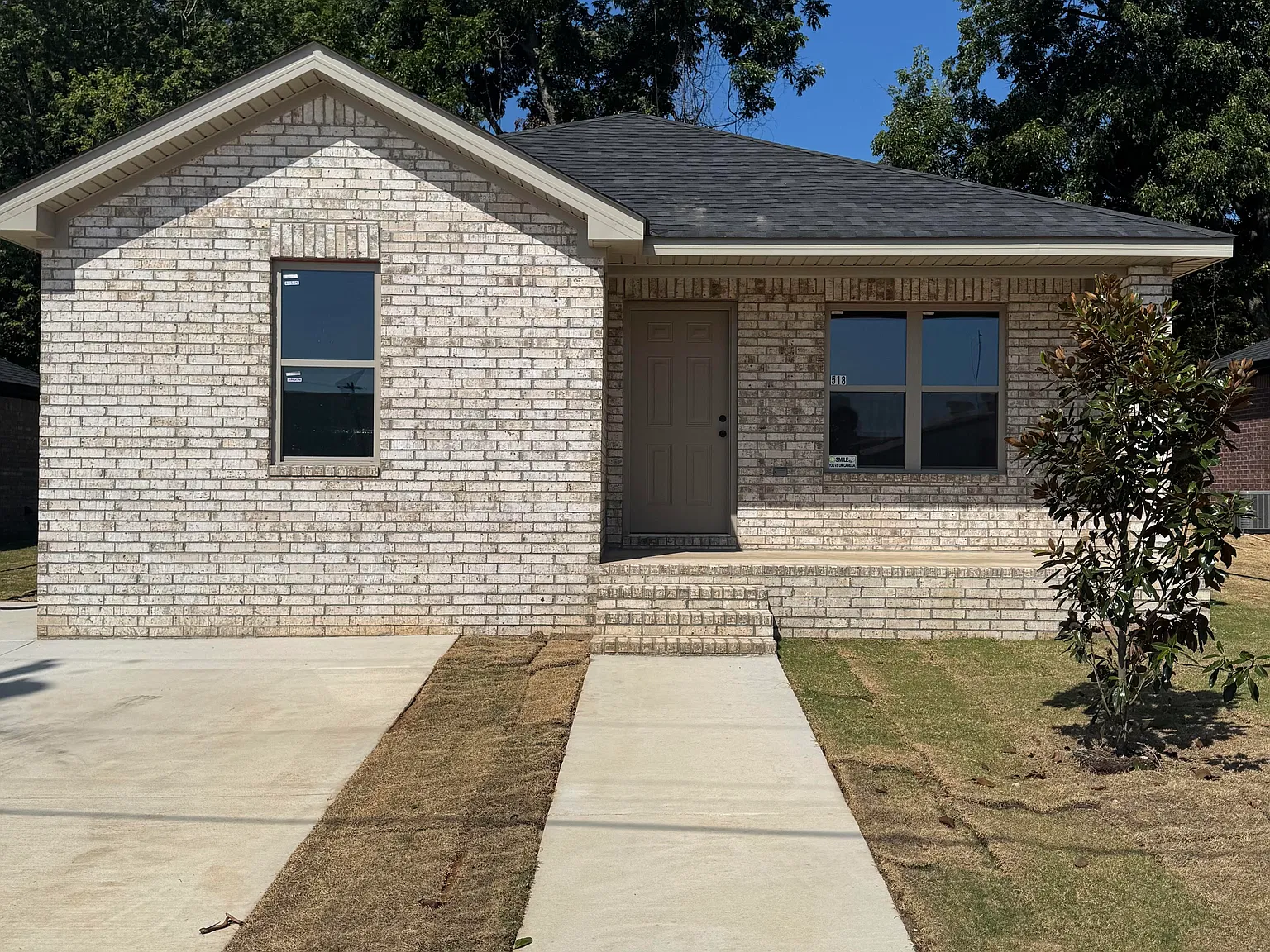 3 bed, 1350 sqft, $1,450 — Photo 1