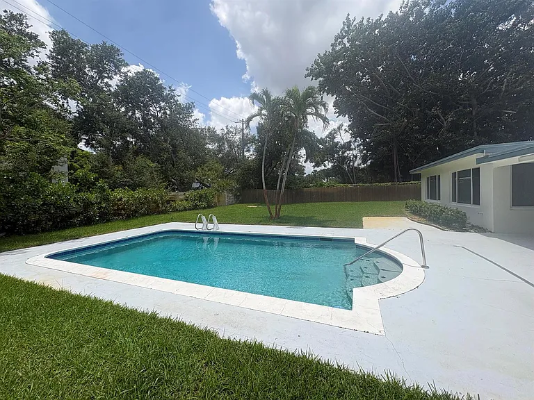 1400 NW 4th St — Photo 22