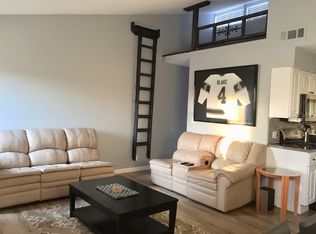 164 W 220th St APT 4, Carson, CA 90745