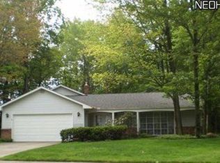 5610 Harleston Dr, Lyndhurst, OH