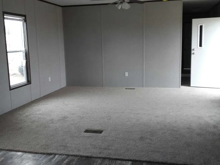 503 W Lower Line St #40 — Photo 6