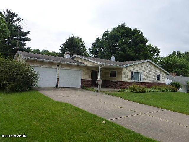 1st image of 865 Beechwood Dr