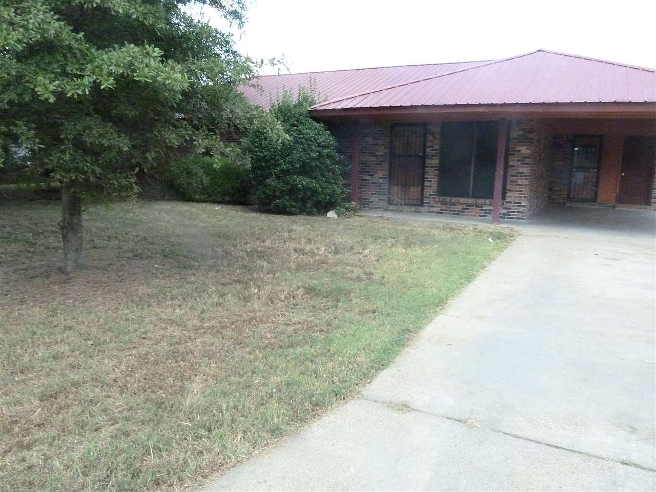 115 N Davis Cir, Indianola, MS 38751 Zillow