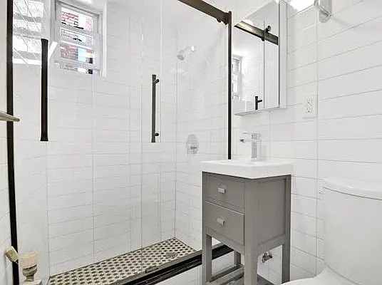 Rented by R New York | media 10