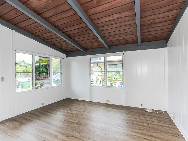 613 Papalani St — Photo 3