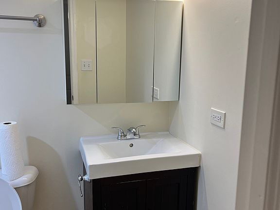 3rd image of 9S324 Nantucket Dr APT 2N