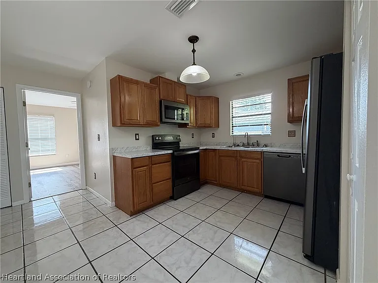 727 Denise Ave — Photo 5