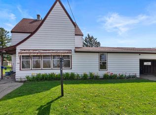 204 Academy St, Fox Lake, WI 53933