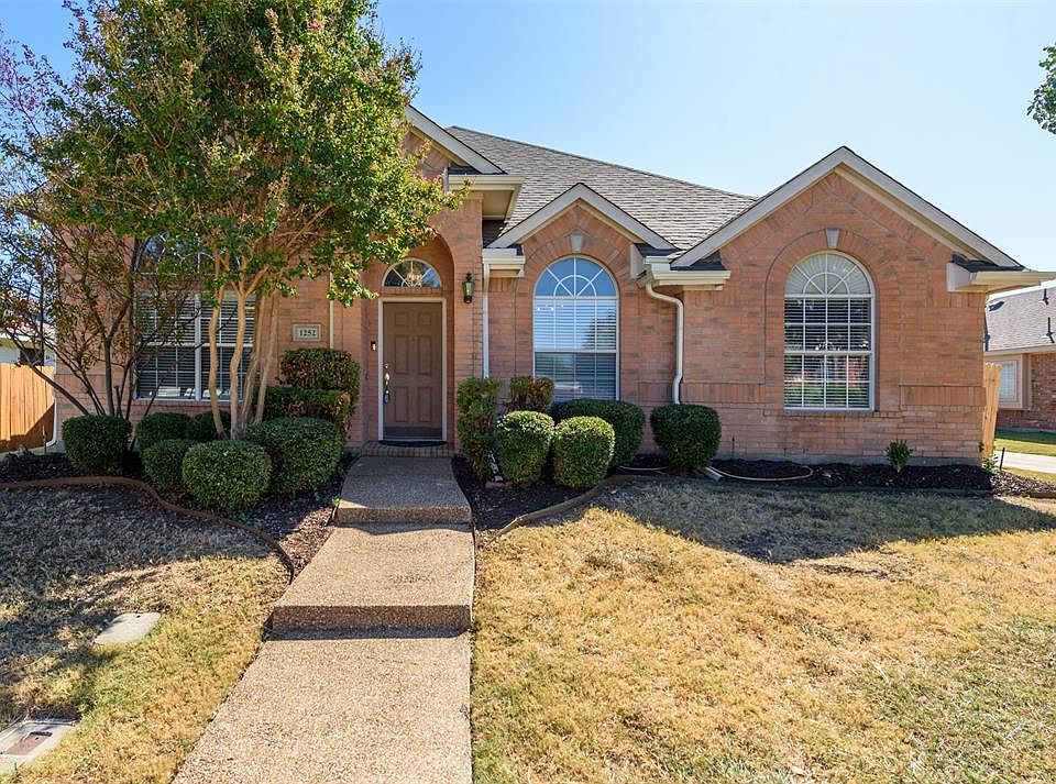 1st image of 1252 Valley Oaks Dr