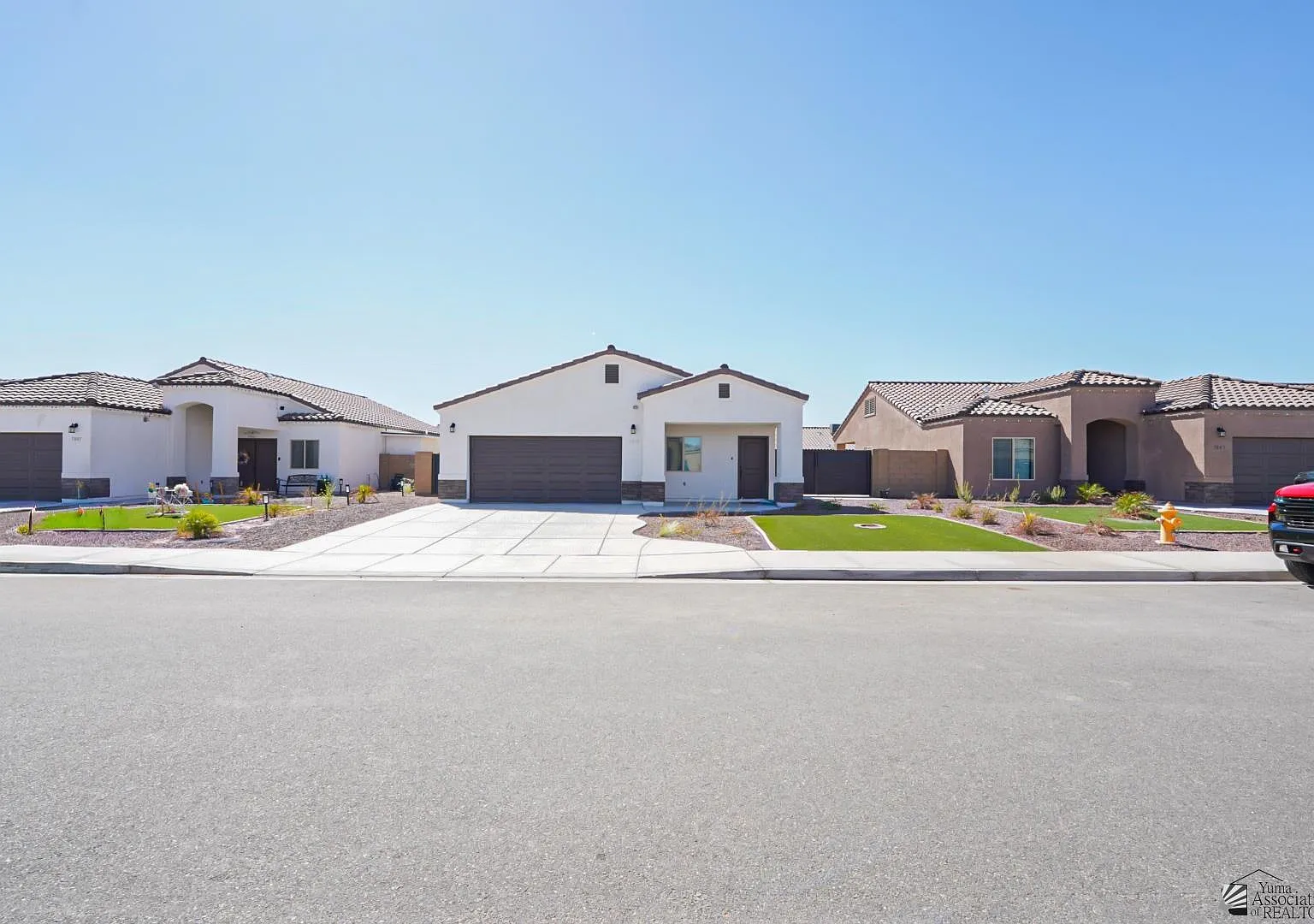 3 bed, 2.0 bath, 1184 sqft, $1,800 — Photo 2