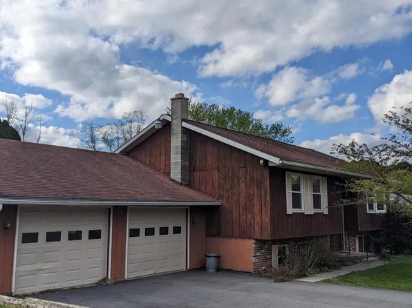 45 Cherokee Ln, Williamsport, PA 17701