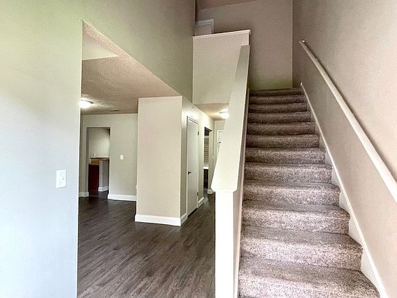2nd image of 806 Bellflower Cir