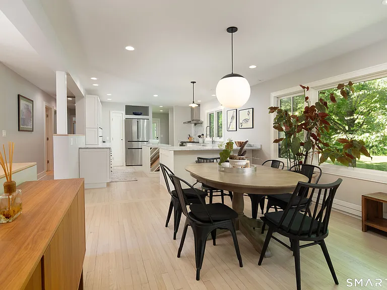 54 Robin Hill Ln — Photo 7