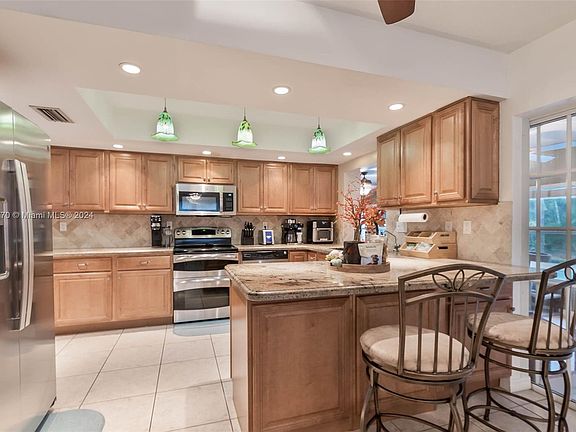 5th image of 1431 NW 70th Way