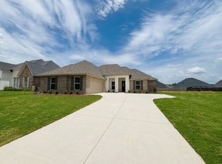 209 Woodcrest Dr, Stonewall, LA 71078