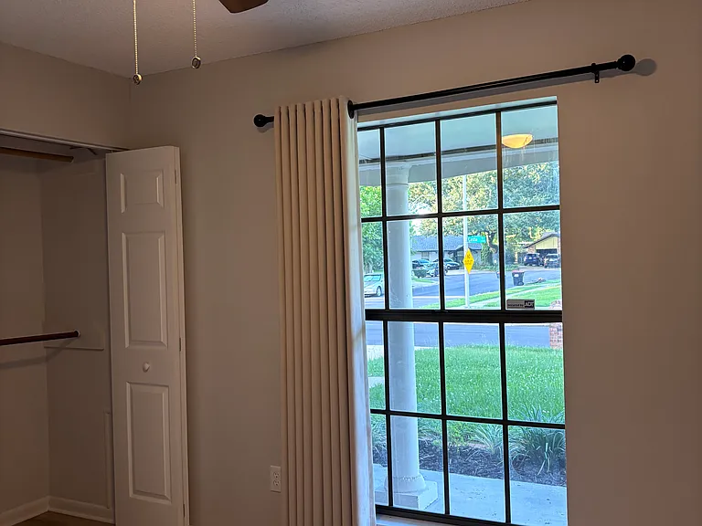 201 Castle Row — Photo 8