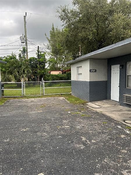 1st image of 1707 NW 7th St