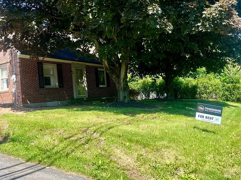 119 E Church St — Photo 3