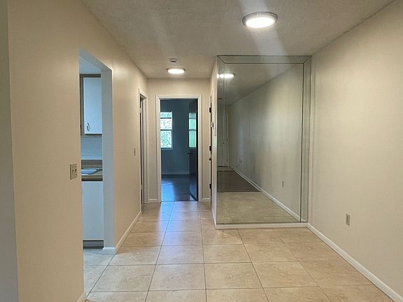 3rd image of 544 SW 35th St APT 7