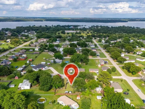 1909 Coral Rd, Pelican Bay, TX 76020