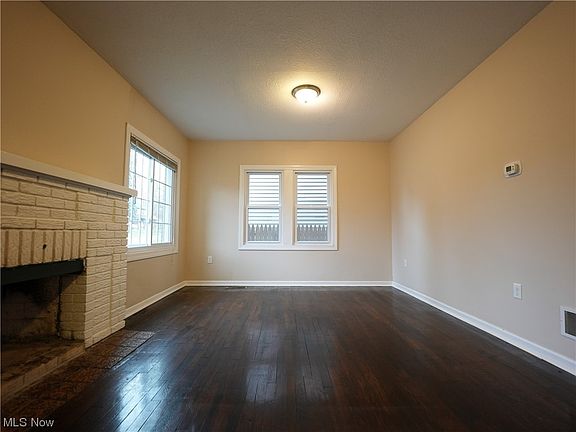 5th image of 919 Lanterman Ave