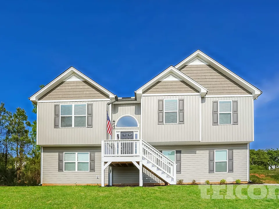 209 Hampton Oaks Cir