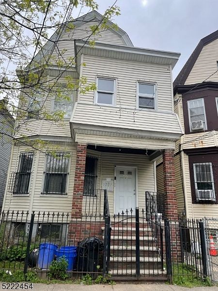 1st image of 110 Lincoln Ave