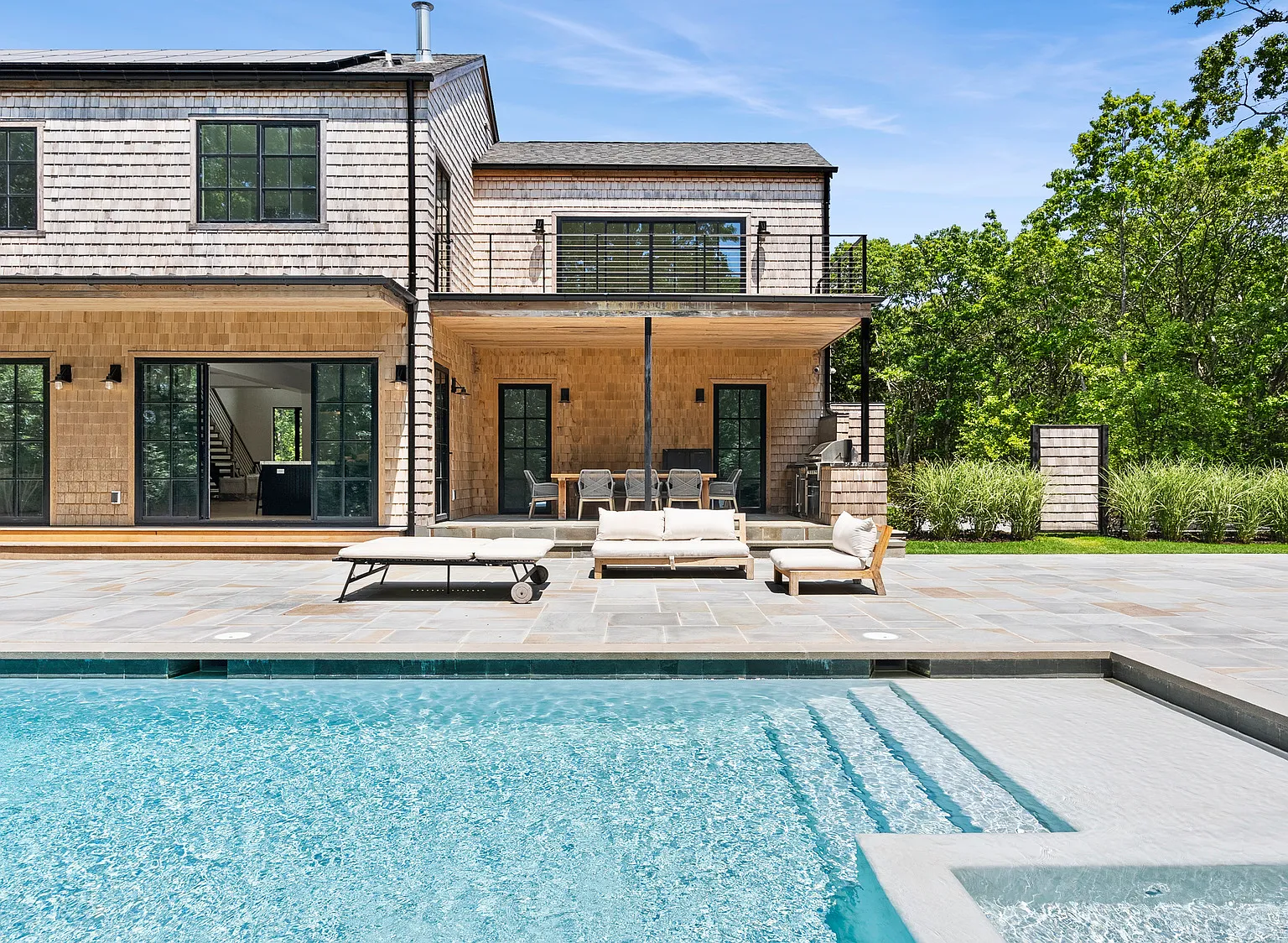 Spacious East Hampton Stunning New Construction Rental — Photo 2