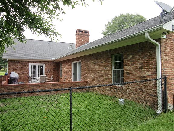 2nd image of 16 Columbia Road 525