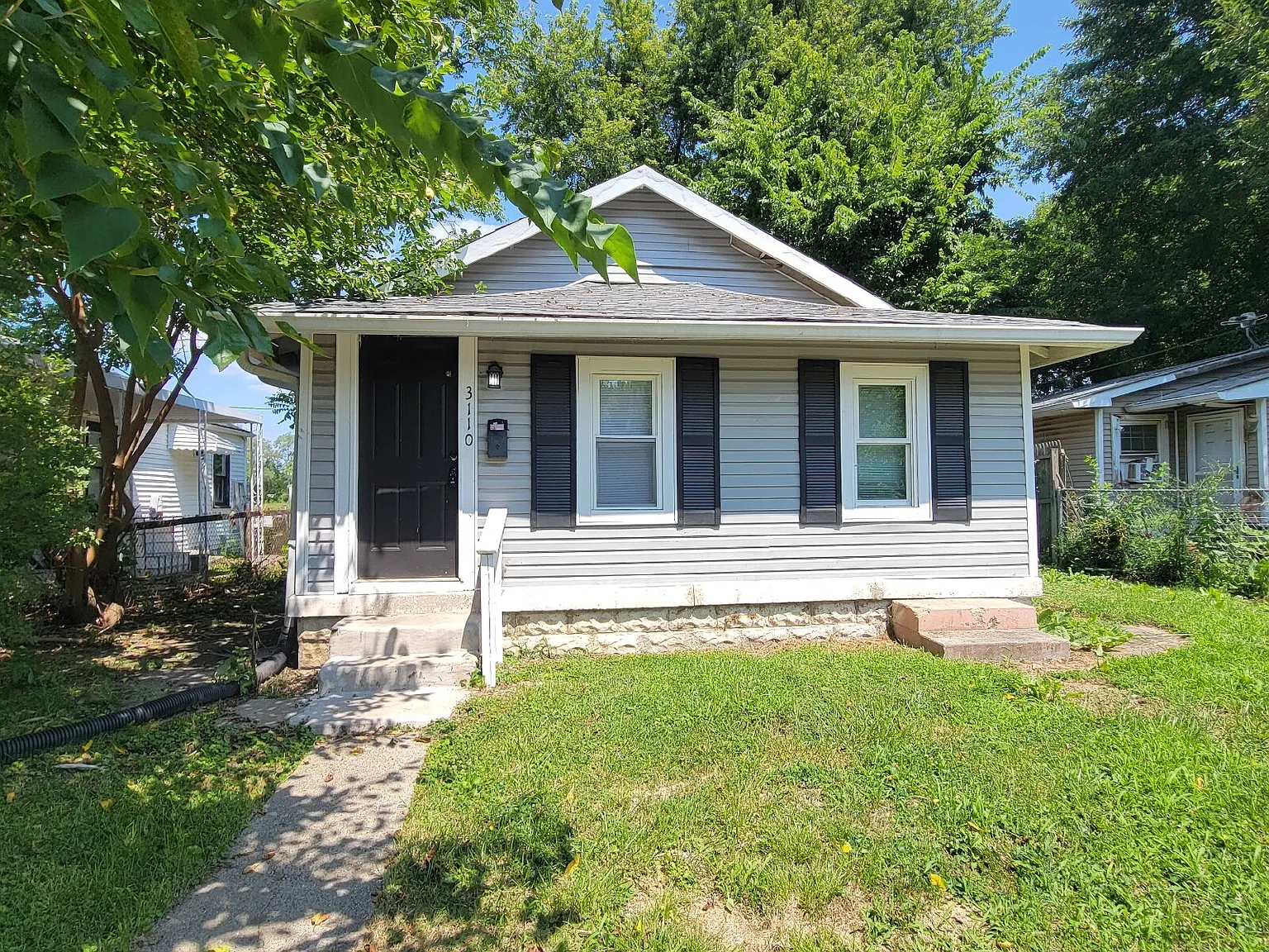 4 bed, 2.0 bath, $925 — Photo 1