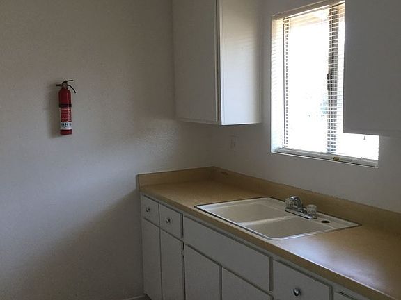 3rd image of 165 N Hamilton Ave APT 3