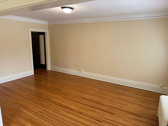 3rd image of 2816 Xerxes Ave S APT 4